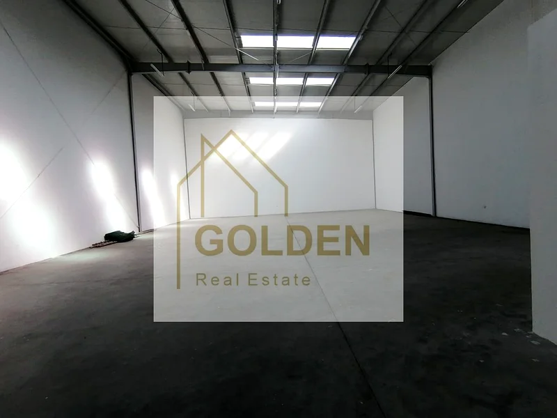 Looking for a flat warehouse ideal for storage or display in the prime location of Ajman Industrial 1?63221327829763114