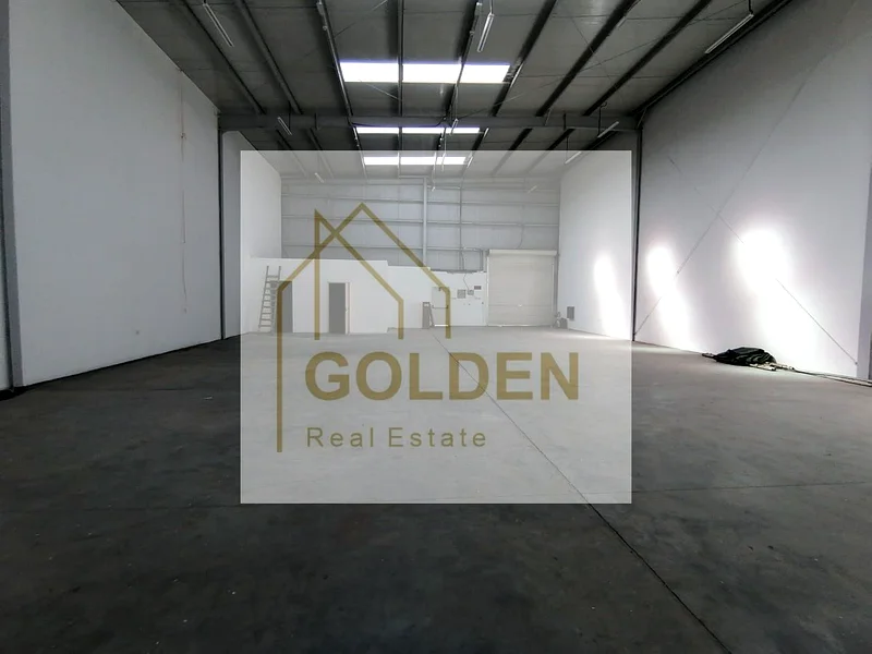 Looking for a flat warehouse ideal for storage or display in the prime location of Ajman Industrial 1?63221327829763112