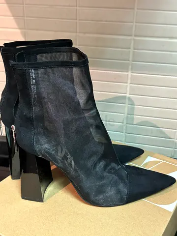 Zara Ankle boots