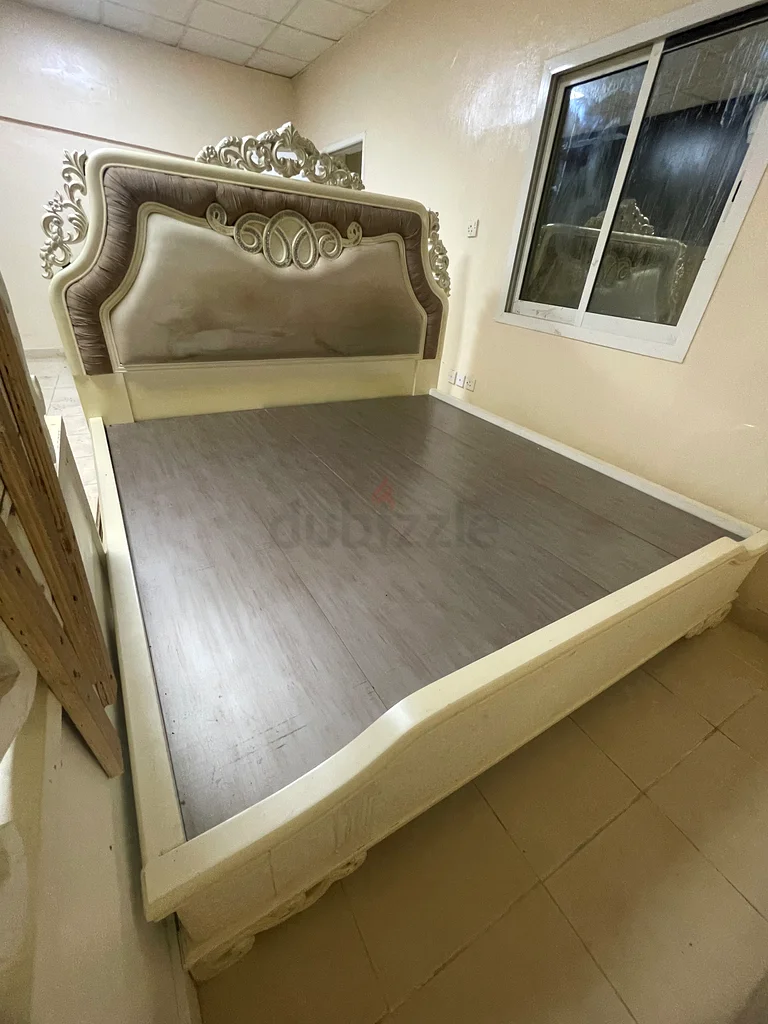 سرير مجاني63208393854210112