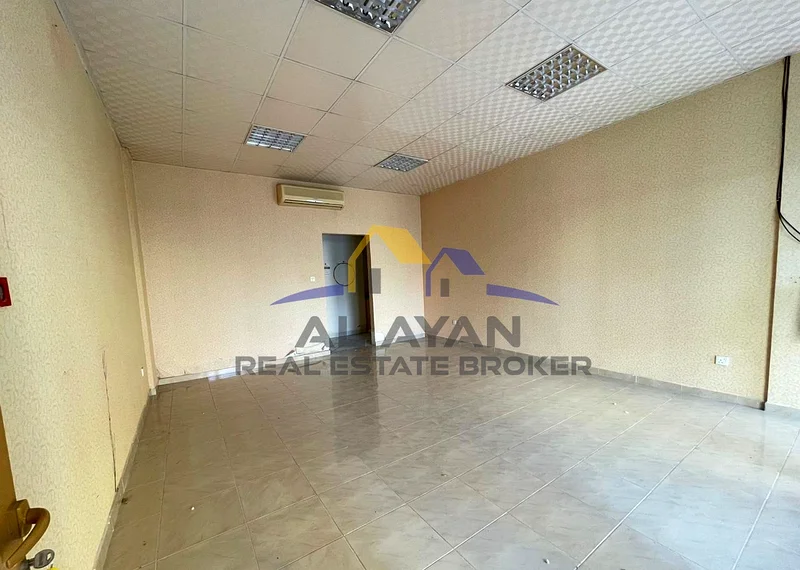 محل للبيع في إسبانيا كلاستر T05 مبنى63825488387201110