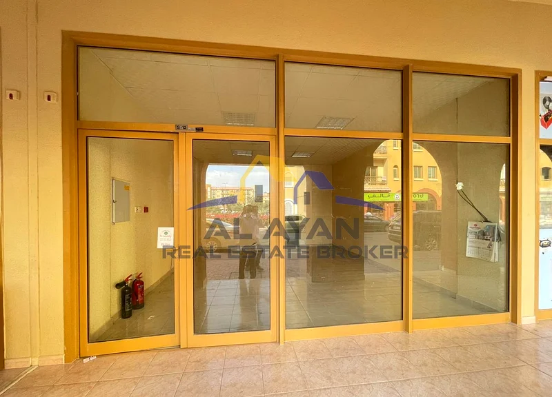 محل للبيع في إسبانيا كلاستر T05 مبنى63825488387201113