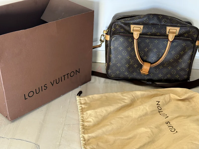 Louis Vuitton Icare shoulder laptop bag 100% authentic63196148642305111