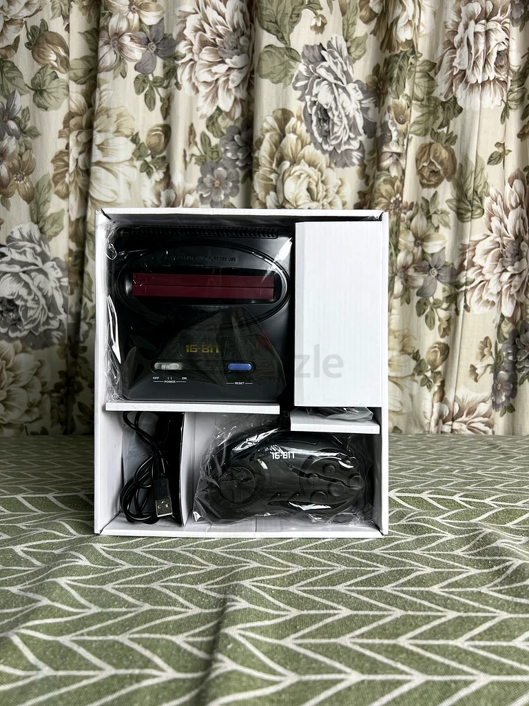 Sega Genesis Game console !63204868328449111