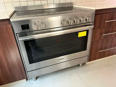 Bosch Series 8 Electric Ceramic cooker 90cm like new