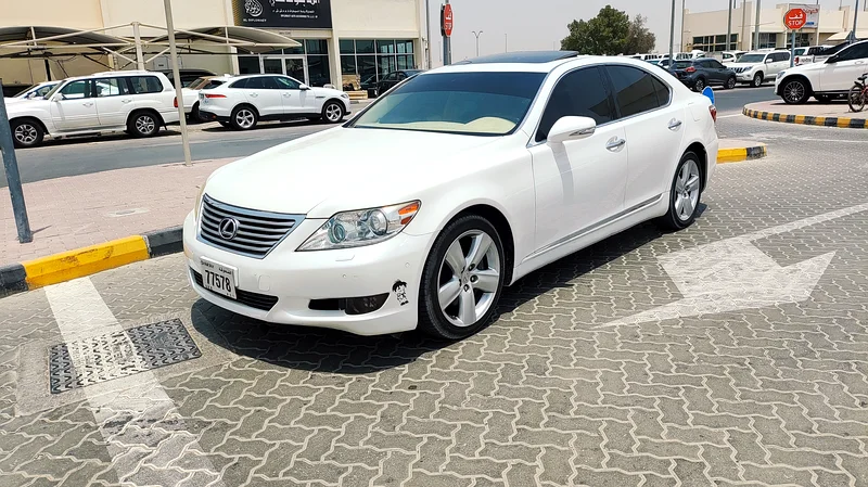 LEXUS LS460 2010 USA SPACE FULL OPTION WITH SUNROOF LEATHER SITES CROSS CONTROL VERY CLEAN CAR63225702700673112