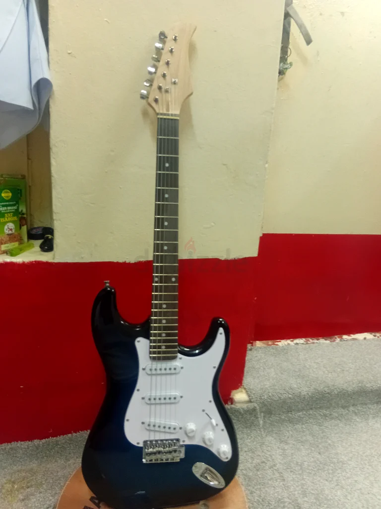 Stunning Blue Electric Guitar - Perfect for Beginners!632088649239071118