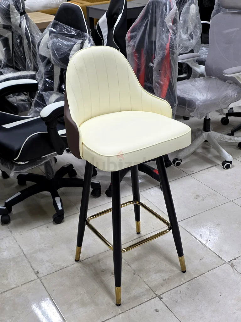 Chic Set of 3 Stylish Bar Stools - Perfect for Your Home Bar!63209353336193113