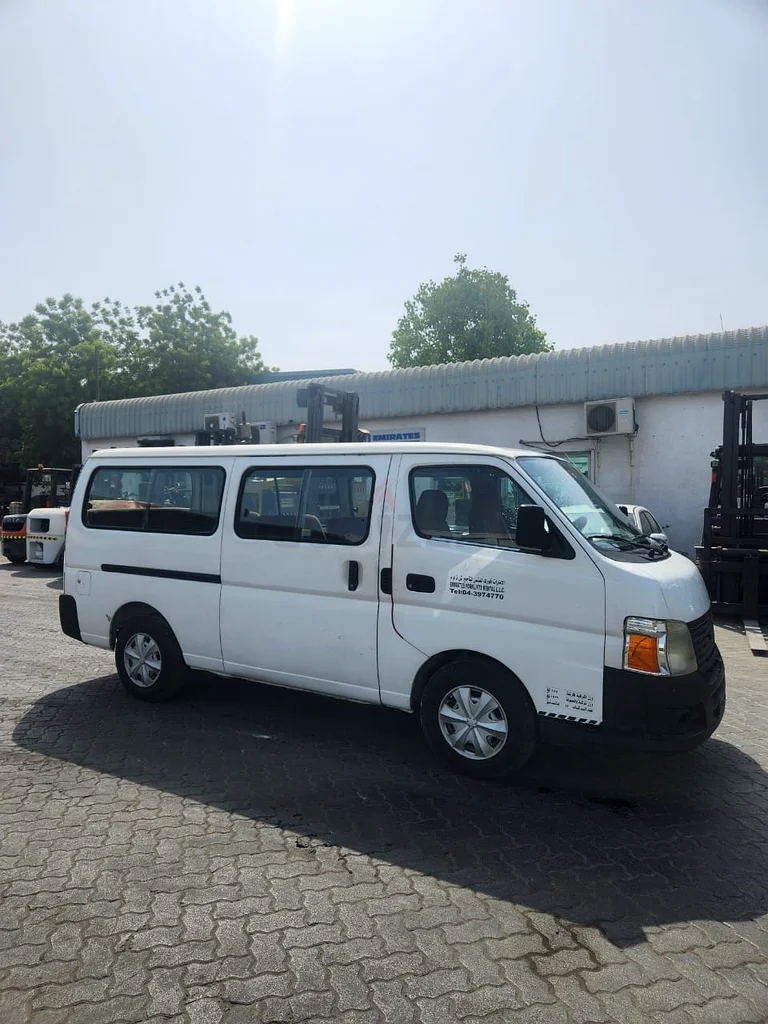 MINI BUS NISSAN URVAN63399958147201114