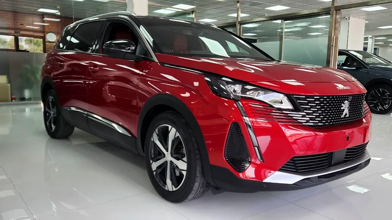 Peugeot 5008 GT - Full Option | UNDER Warranty | AED1,627/month | Zero Down payment63221303210497113