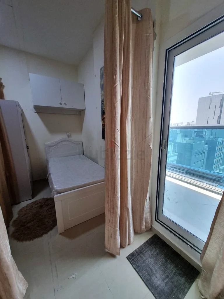 Female bed space balcony side in Barsha near metro63220800722690111