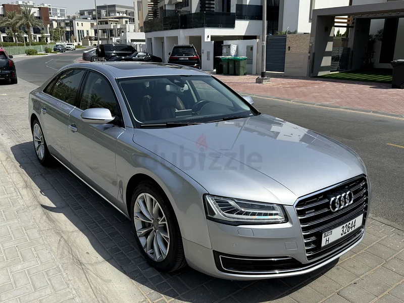 أودي A8 2016 وكالة الخليج للخدمة V6 5.0 FSI كواترو حالة ممتازة من الداخل والخارج مفتاحان63224791505281111