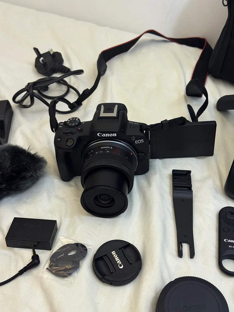 Canon EOS R50 with 256GB memory card63201693753217114