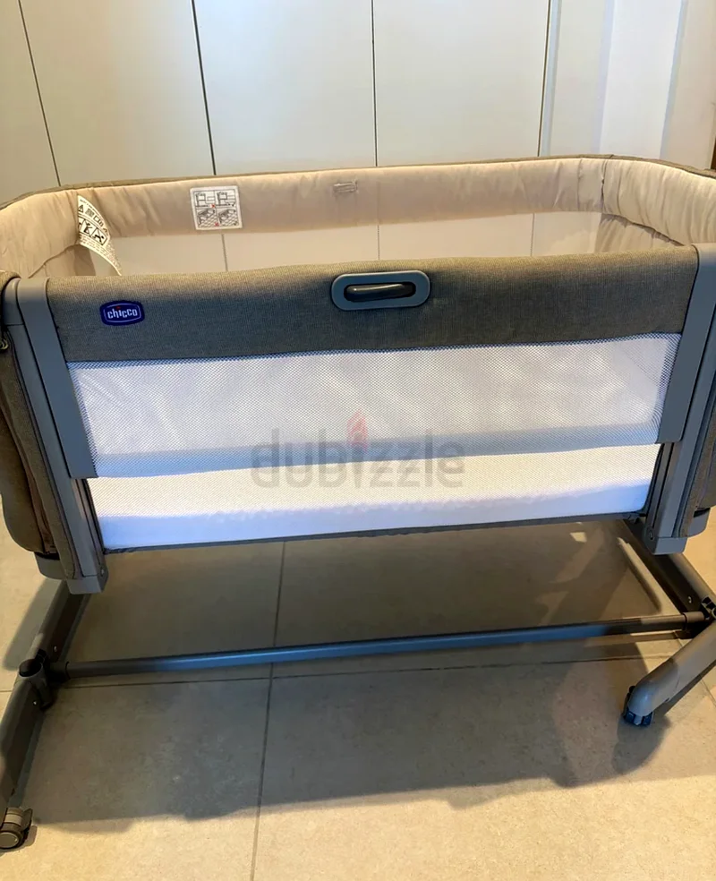 Chicco Next To Me Crib with mattress and 2 bedsheets63207407594883111