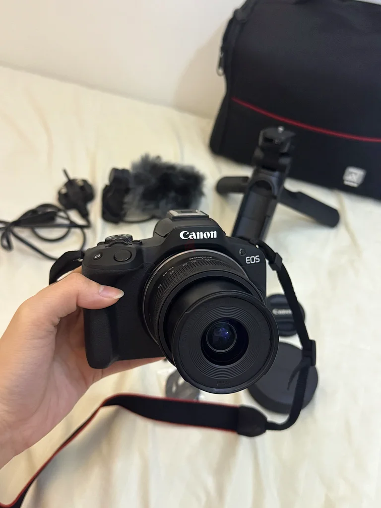 Canon EOS R50 with 256GB memory card63201693753217111