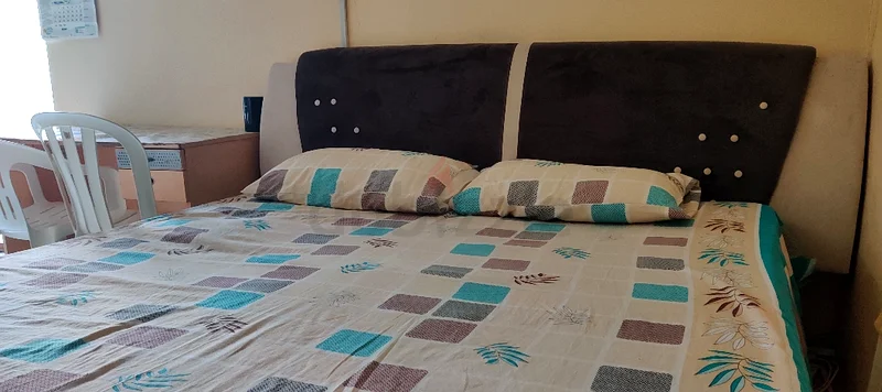 تتوفر غرفة مفروشة للعائلة في الرشيدية لعائلة من كيرالا63219810541698111
