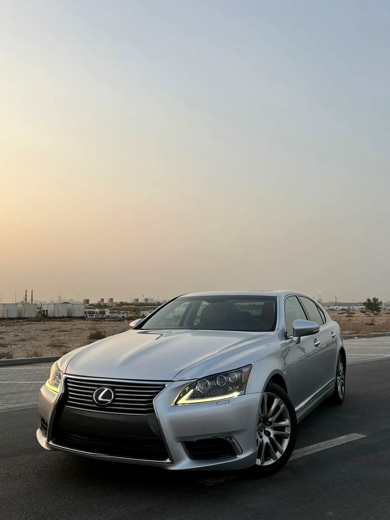 Toyota Lexus LS 460 model 2015632257025774111128