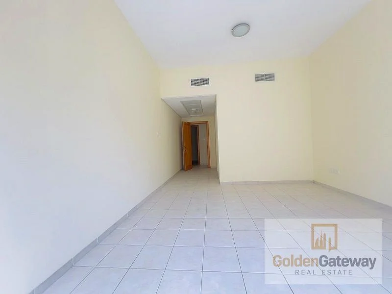 Community View | Vacant I Spacious63936476603906112