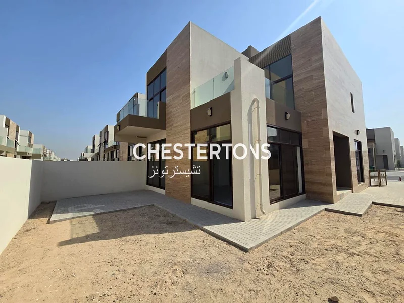 Overlooking Park | Corner Unit | Cash Buyer Only63991820749570110
