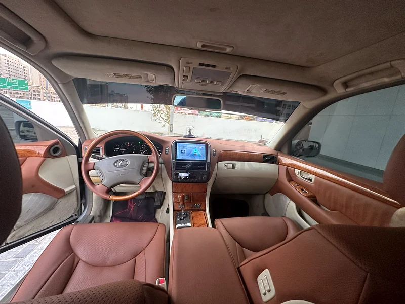 Lexus LS 430 (2005) – Classic full-size luxury with modern interior63226219710851111