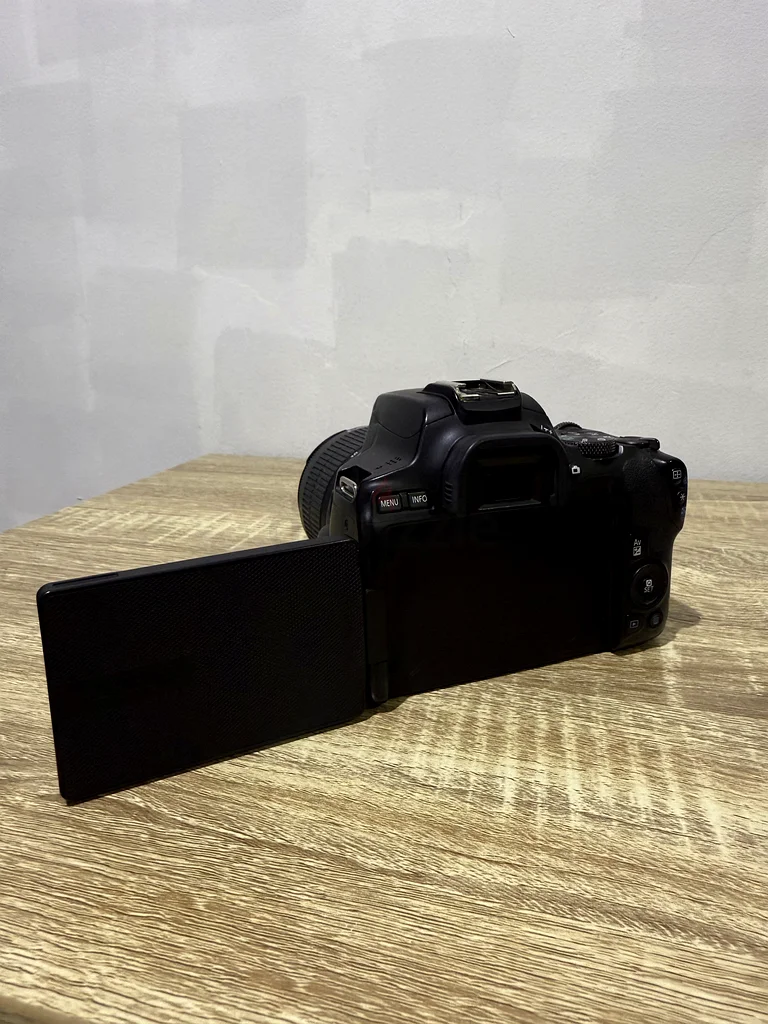 Canon 250D FOR SALE!63201693954817111