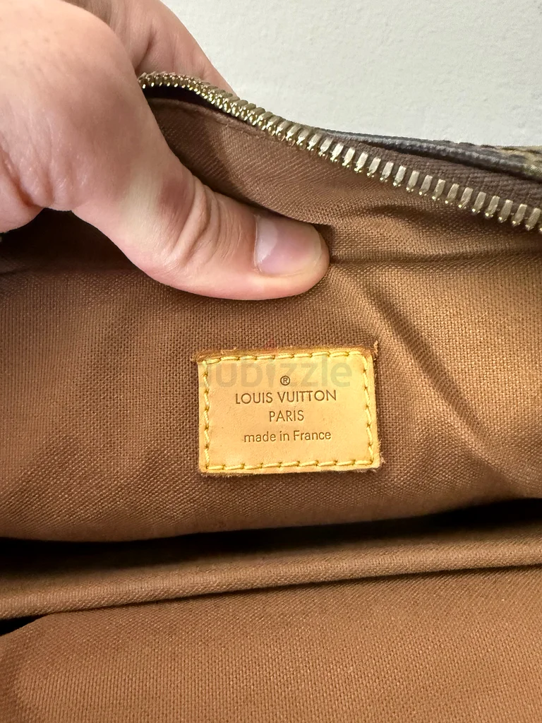 Louis Vuitton Icare shoulder laptop bag 100% authentic63196148642305114