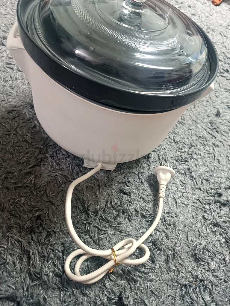 Versatile Sunbeam Crock-Pot for Effortless Cooking!63198629795969111