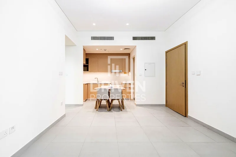 Community View | Unique Layout | Modern Unit64024729534977112