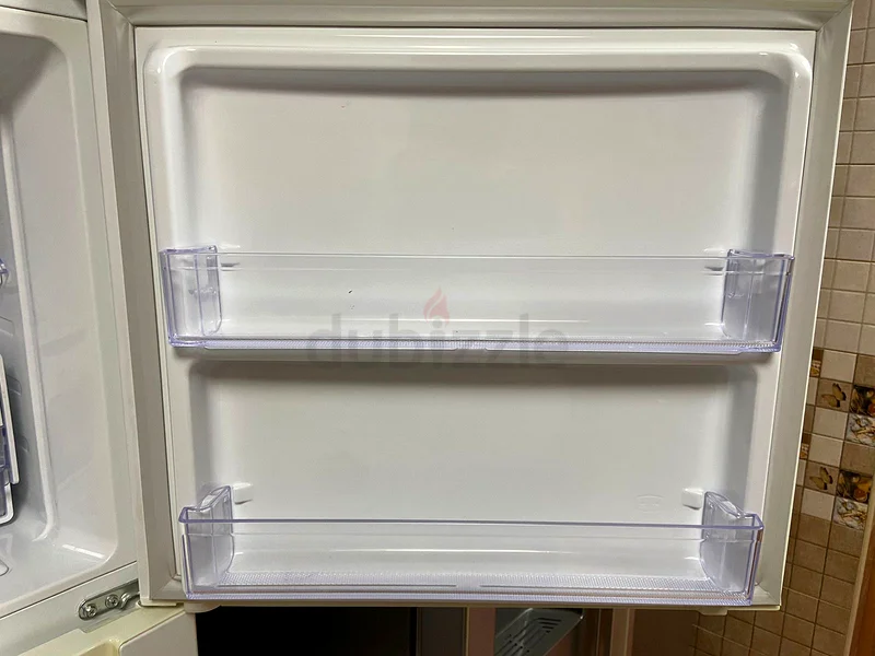 Sleek Samsung Refrigerator - Perfect Condition!63201170976385113