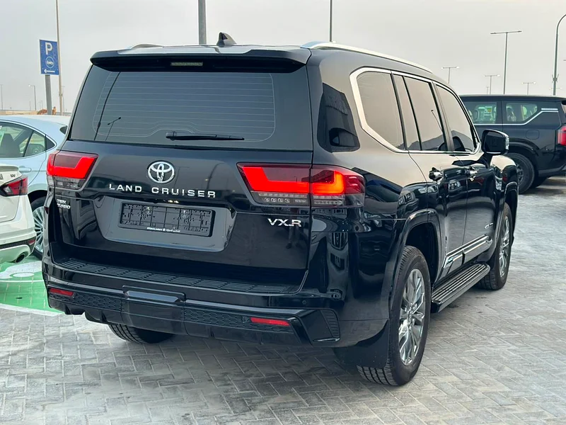 Toyota Land Cruiser Station VXR Twin Turbo 2025 model / Brand new / Al-Futtaim warranty63232141879681114