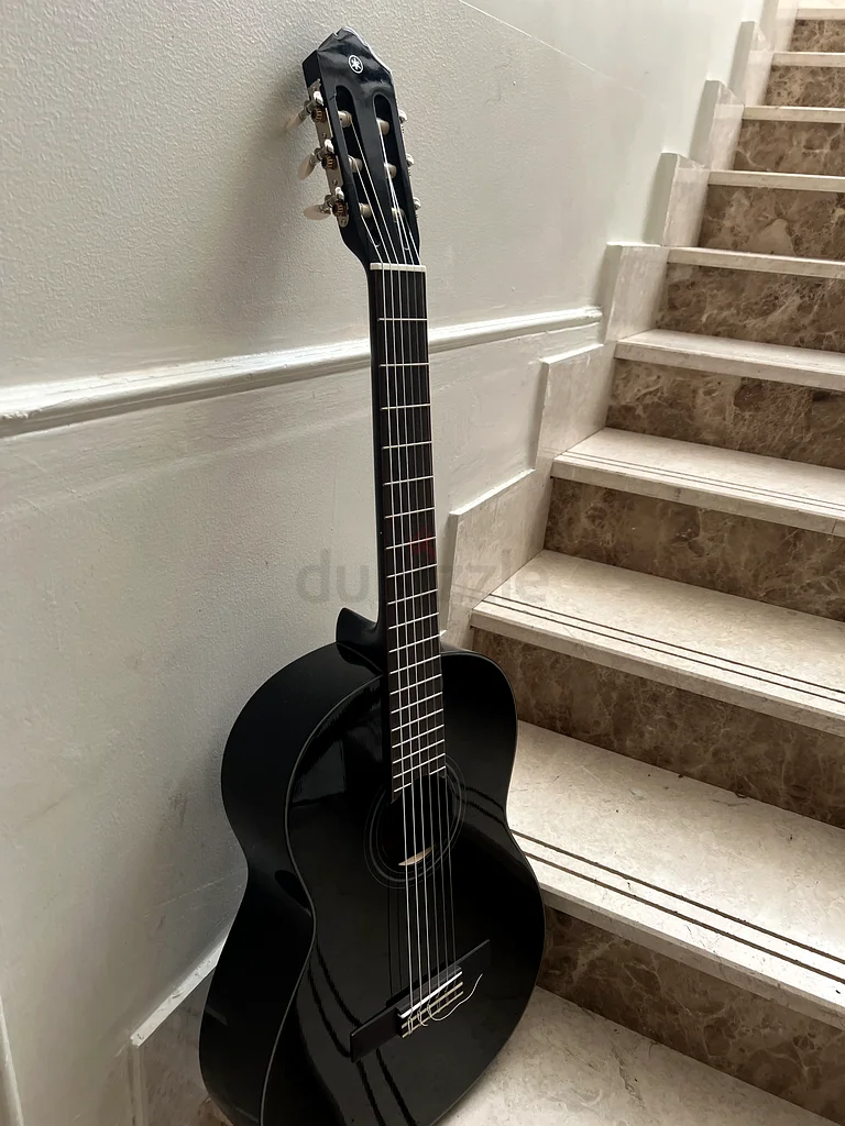 Elegant Black Acoustic Guitar - Perfect for All Skill Levels!63208864965250111