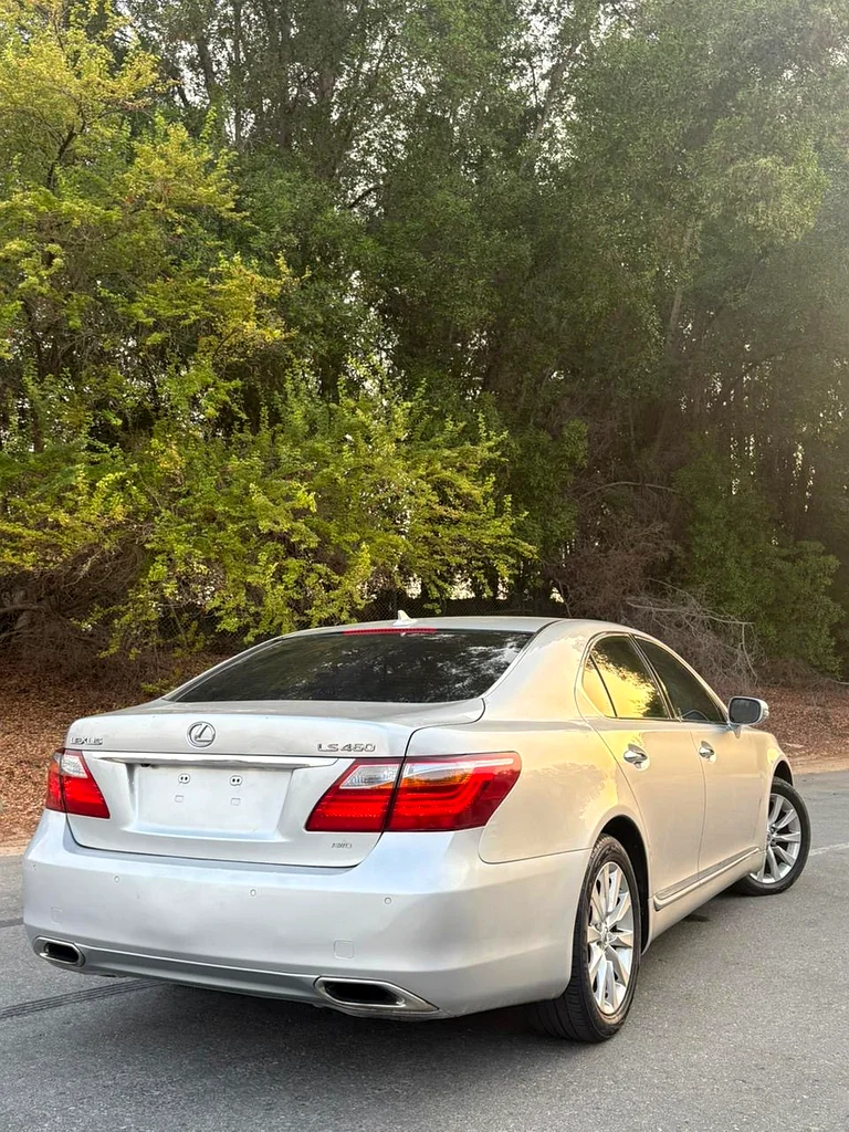 Toyota Lexus LS 460 model 201063225702713730113
