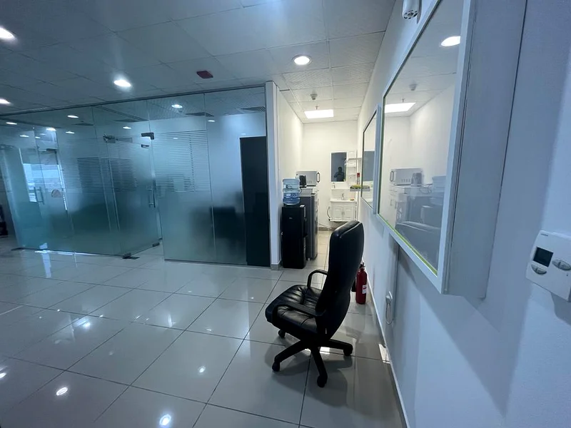 مكتب للبيع مجهز برج تشرشل 1 خليج الأعمال63826764104322113