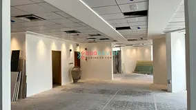 WITH PANAROMIC VIEW || SEMI FITED FULL FLOOR || PRIME LOCATION || CLOSE TO EMIRATES TOWER METRO