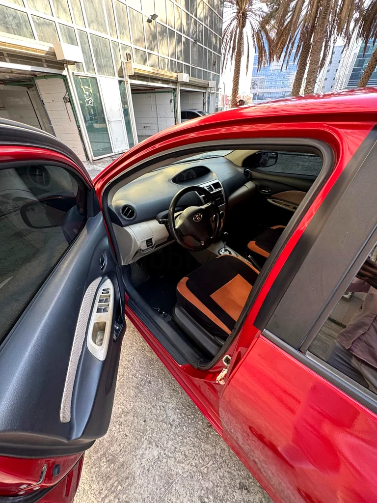 Toyota Yaris Red  
2007 Model63401315856898111