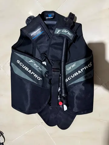 Dive into Adventure with SCUBAPRO Diving BCD T-ONE