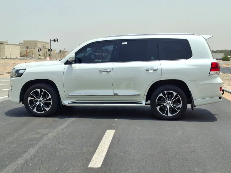 Toyota Land Cruiser model 2021 GXR grand V/663399948763139114