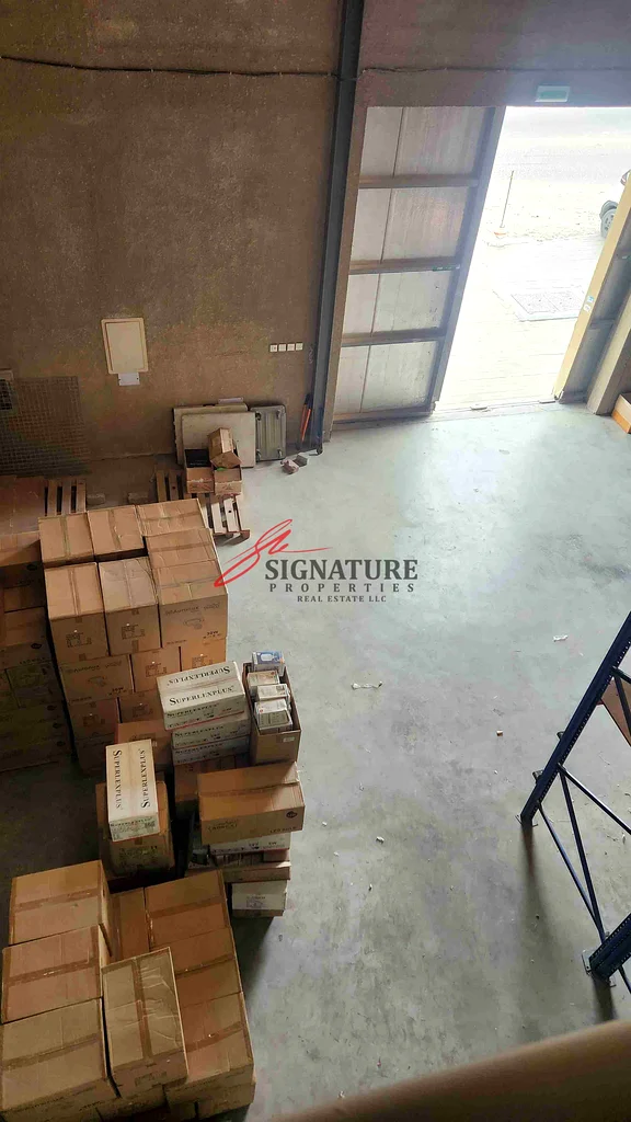 7000 SQRFT MAIN ROAD FACING WAREHOUSE AVAILABLE FOR RENT IN JURF INDUSTRAIL AREA 363221328093313113