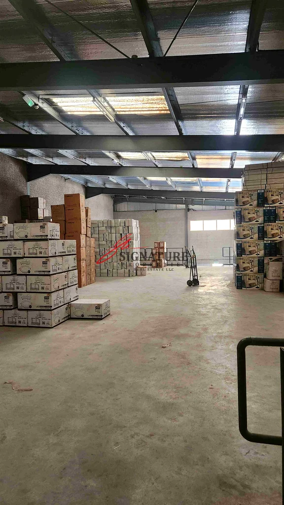 7000 SQRFT MAIN ROAD FACING WAREHOUSE AVAILABLE FOR RENT IN JURF INDUSTRAIL AREA 363221328093313114