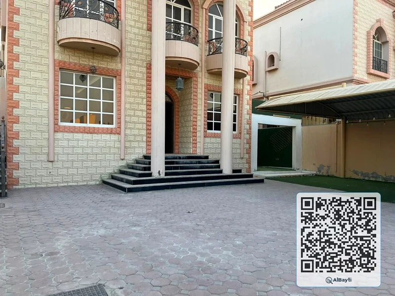 فيلا متميزة للبيع في الروضة 2 | موقع مميز | تصميم فسيح وأنيق63878915891203111