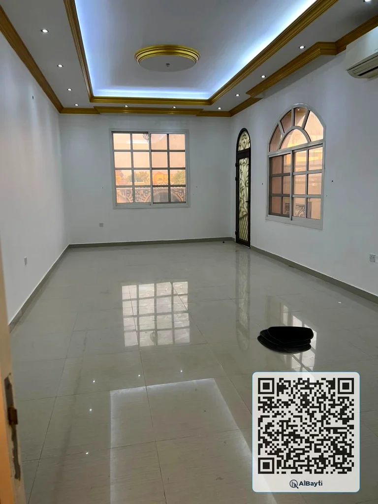 فيلا متميزة للبيع في الروضة 2 | موقع مميز | تصميم فسيح وأنيق63878915891203114