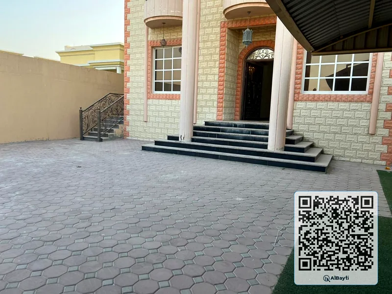 فيلا متميزة للبيع في الروضة 2 | موقع مميز | تصميم فسيح وأنيق63878915891203113