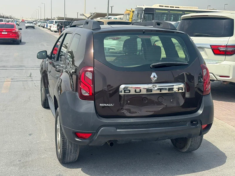 Renault Duster 2018 brown color GCC calen cAr63222312336259114
