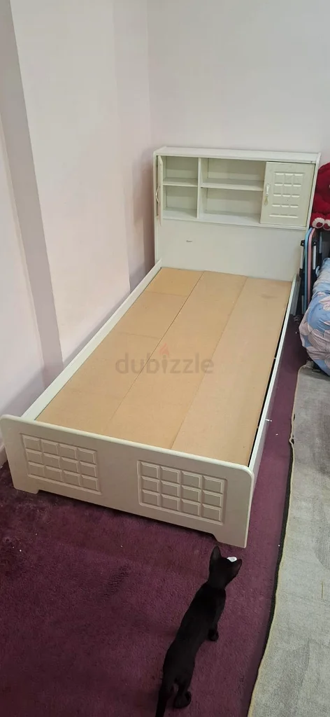 Two beds  two dressing tables setسريرين و طقم تسريحتين63214430269571111