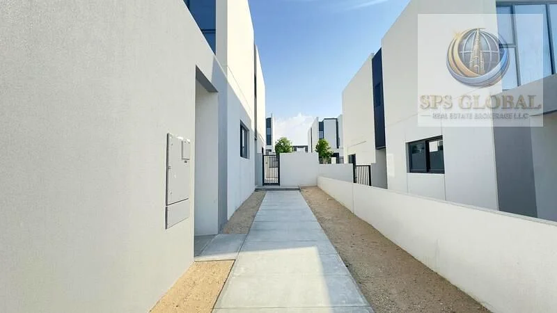 VACANT | READY TO MOVE | SUNSET & SUNRISE POSITIONED63493771931651111