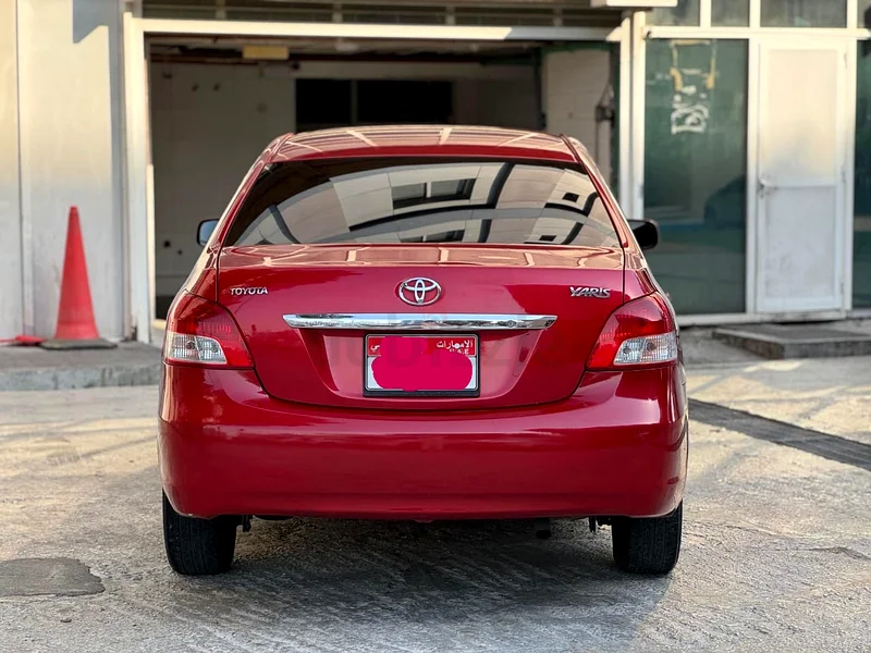 Toyota Yaris Red  
2007 Model63401315856898112