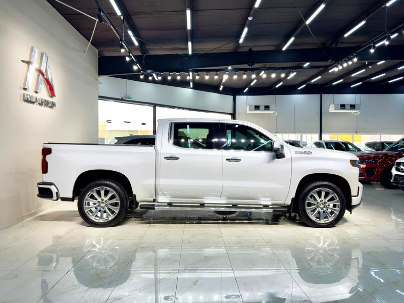 2022 - Chevrolet Silverado High Country | V863398562937731113