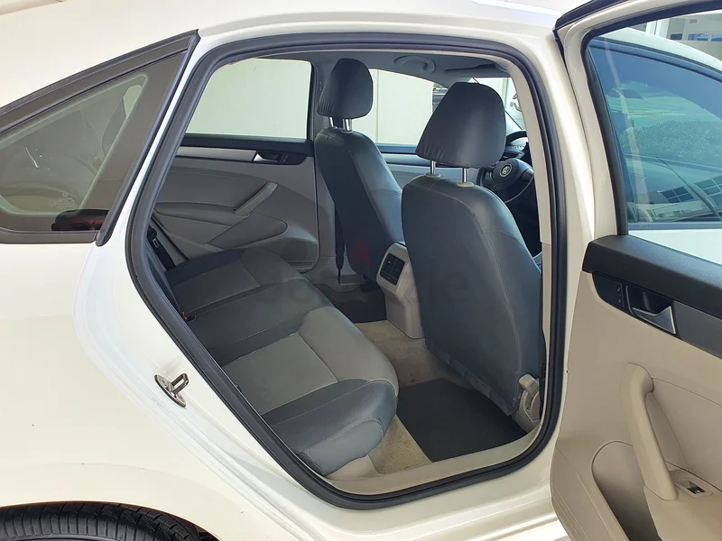 VW Passat 201463398568286721113