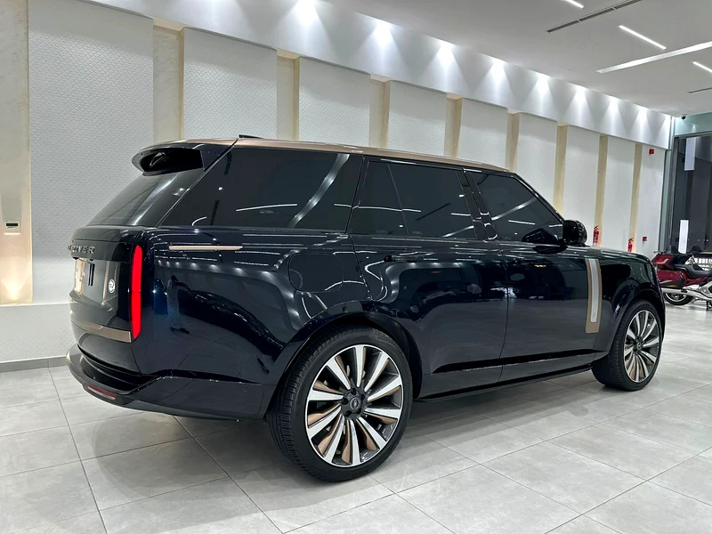 Range Rover SV P530 V8,2023 Model, Gcc Specs Under Dealer Warranty and Contract service63229646447746113