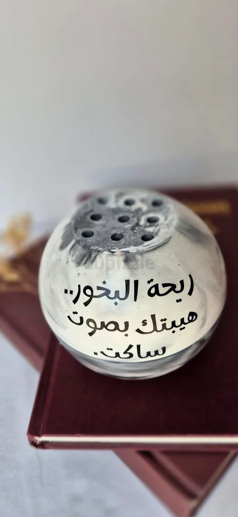 A homemade spherical incense burner, and you can write any words you want on it.63207899540482111